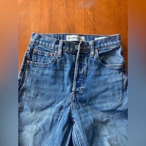 Aritzia Denim Forum Jeans Size 24 Straight Leg